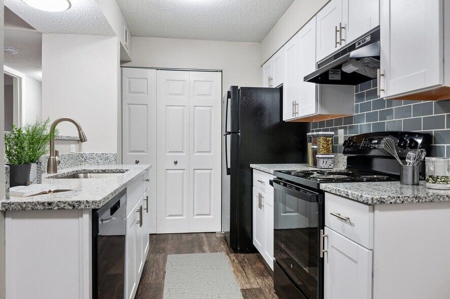 Park 2300 2300 Village Lake Dr Charlotte NC 28212 Apartment Finder