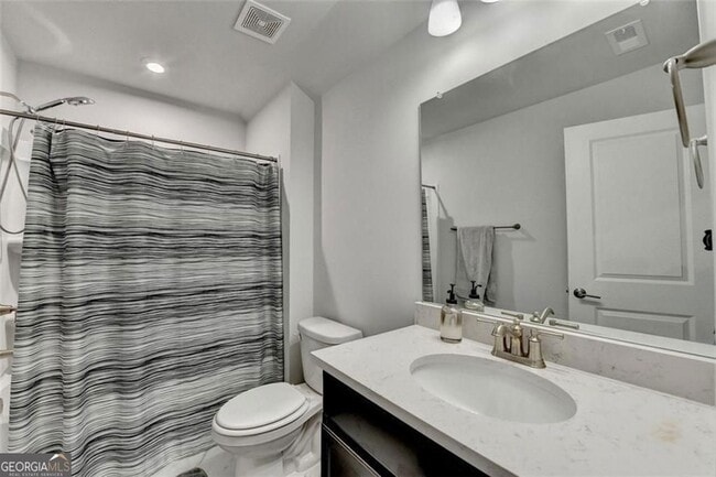 Building Photo - 811 Pineberry Ct