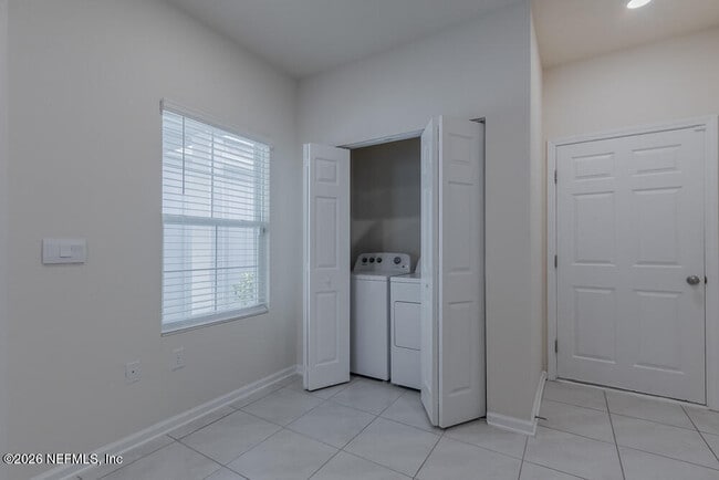 Building Photo - 983 Observatory Pkwy