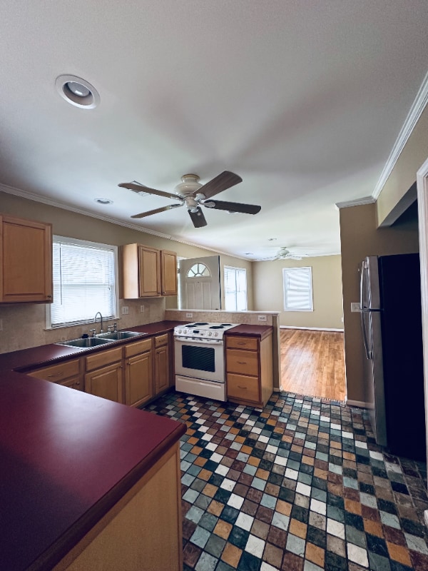 Building Photo - 4104 Comanche Dr