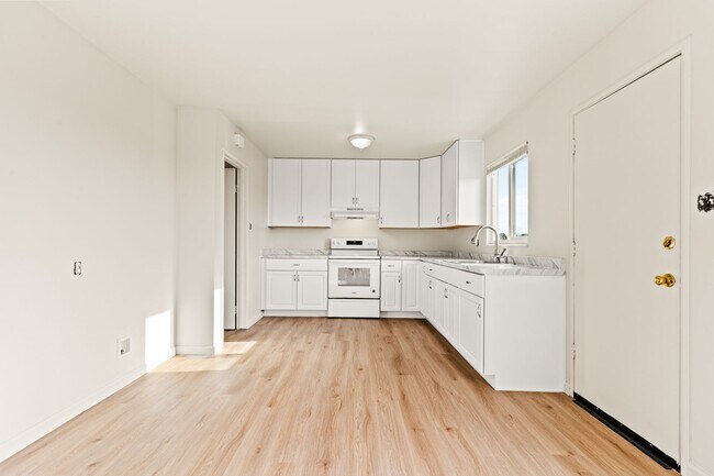 Building Photo - Just Updated! 3 Bed House in San Leandro |...