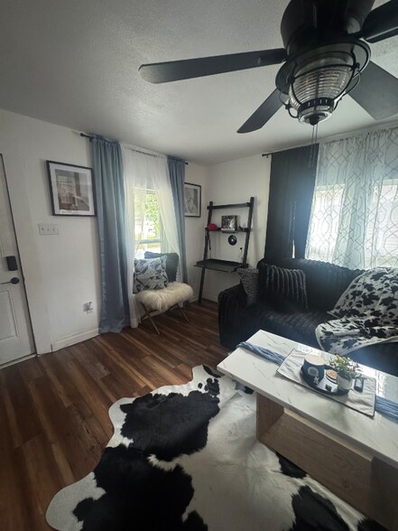 Building Photo - 1618 Sycamore St