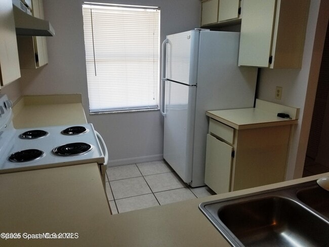 Building Photo - 221 Olmstead Dr