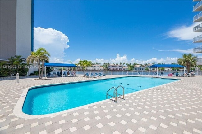 Building Photo - 1500 S Ocean Dr