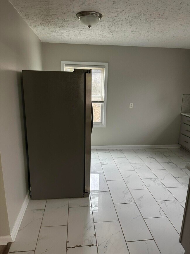 Building Photo - 126 Allnutt Dr