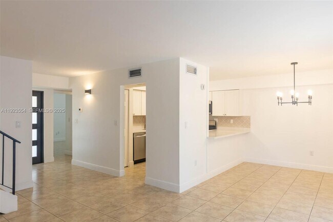 Building Photo - 7028 SW 106th Pl