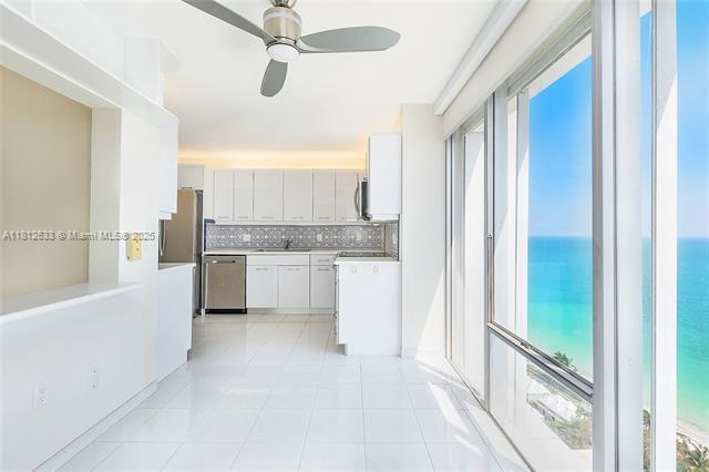 Building Photo - 881 Ocean Dr