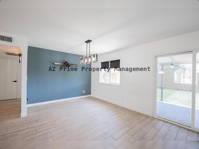 Building Photo - 2519 W Vineyard Rd