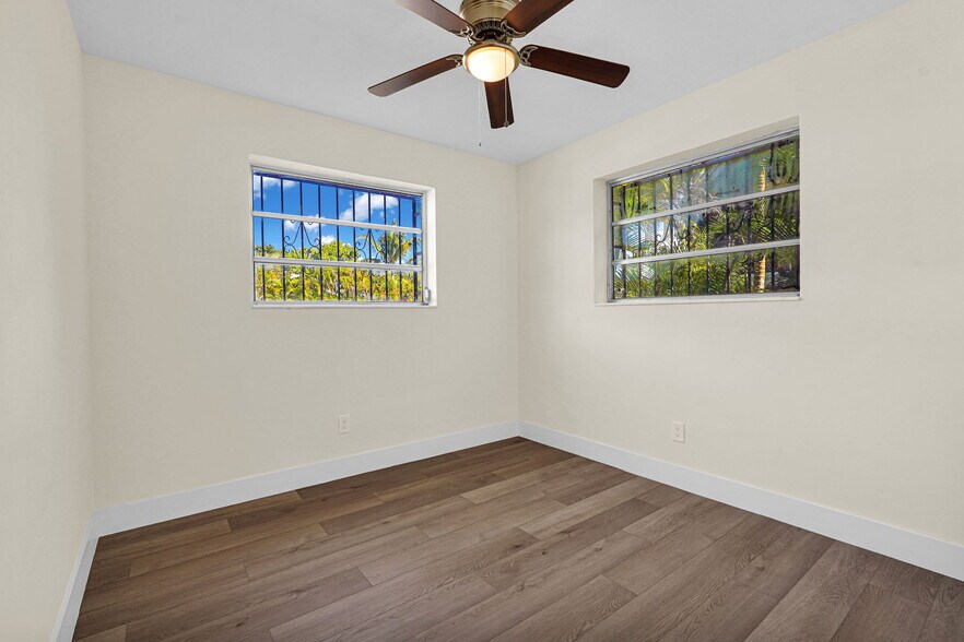 Building Photo - 135 NW 48th Ct