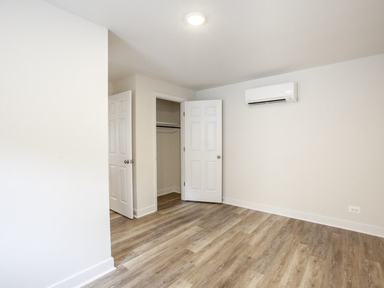 Large Bedroom - 612 Rock Creek Road