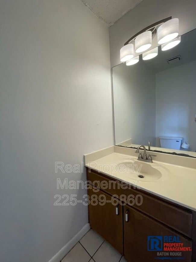 Building Photo - Townhome: Quail Hollow (25% OFF FIRST MONT...
