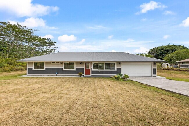 Building Photo - Move-In Ready, 3-Bedroom Fully Furnished Retreat with 3 Bathroom in Keaau Paradise!"