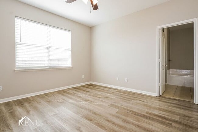 Building Photo - 6670 Charleston Dr