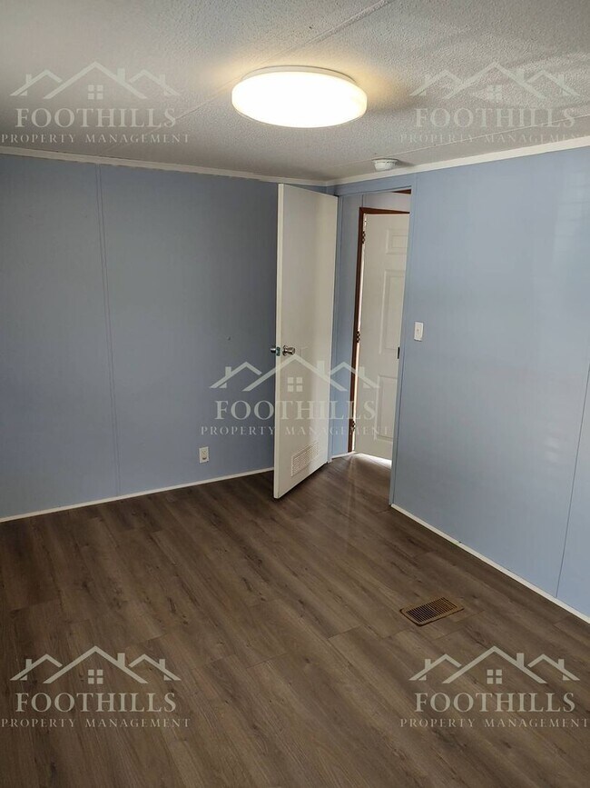 Building Photo - 101 P-9-121