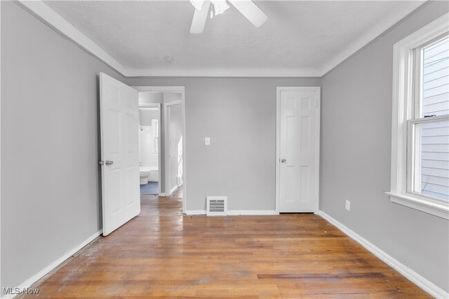 Building Photo - 12605 Hirst Ave
