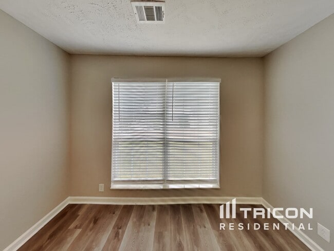 Building Photo - 1022 Ridge Trail