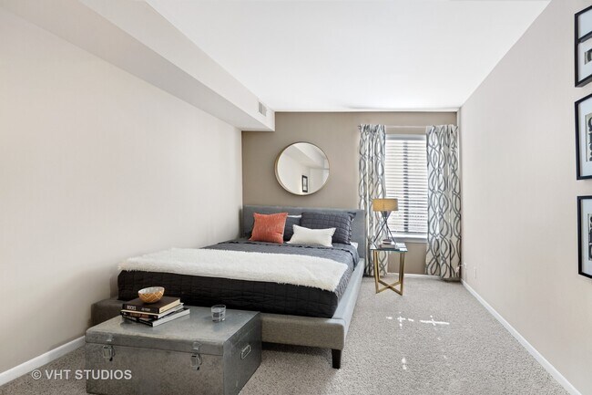 Building Photo - 1527 Westminster Dr