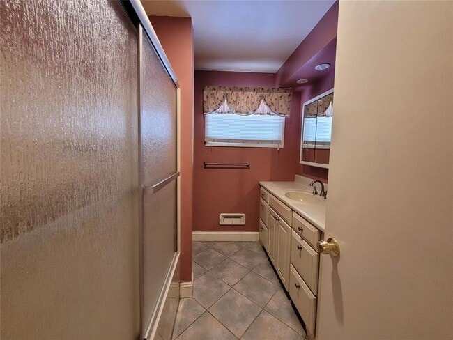 Building Photo - 45 Kenilworth Rd