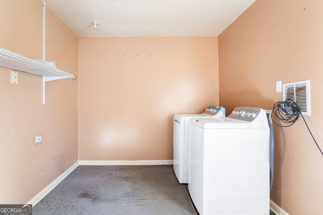 Building Photo - 4311 Short St