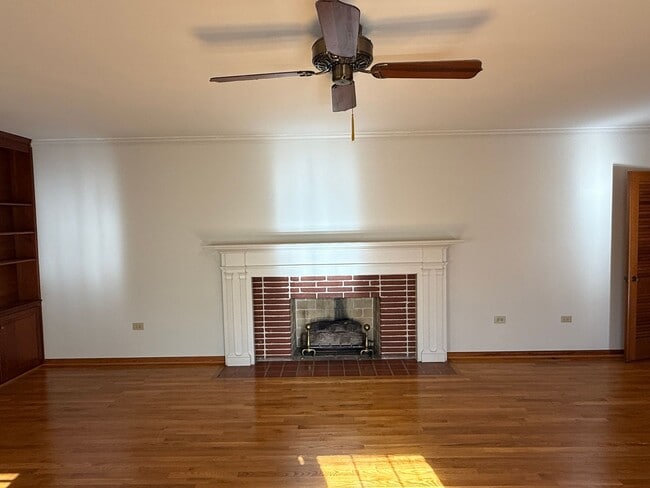 Building Photo - Pinson - Open Floor Plan with Large Living & Family Rooms 2 Bedrooms 2 Bath over 2500 sqft