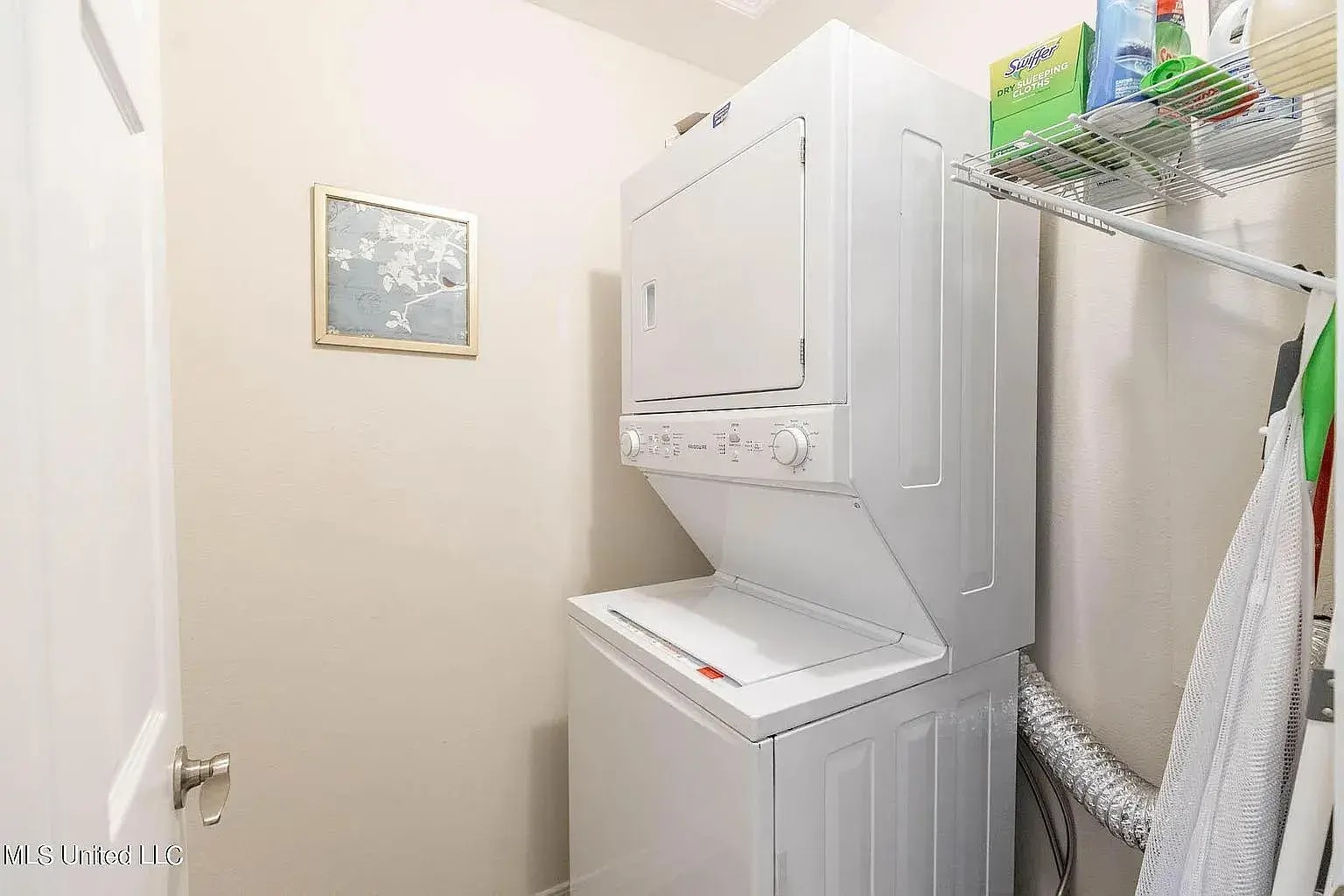 Building Photo - 1282 Beach Blvd