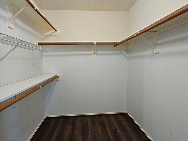 Building Photo - 9119 Regents Cove Ct