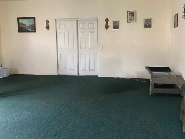 Building Photo - "Modern 5-Bedroom Sanctuary with 3 Baths and 4,353 Sq Ft of Comfort in San Bernardino!"