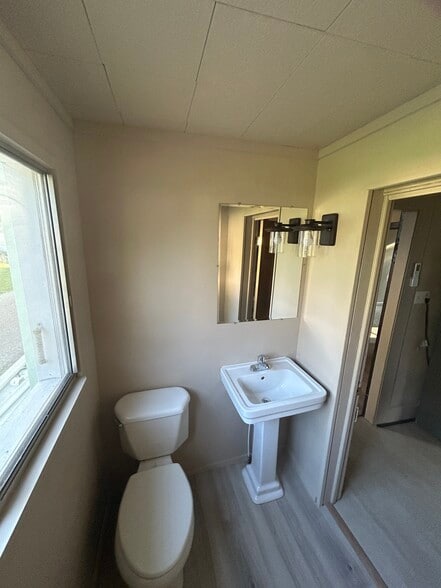 1/2 bath - 214 Ash Ave
