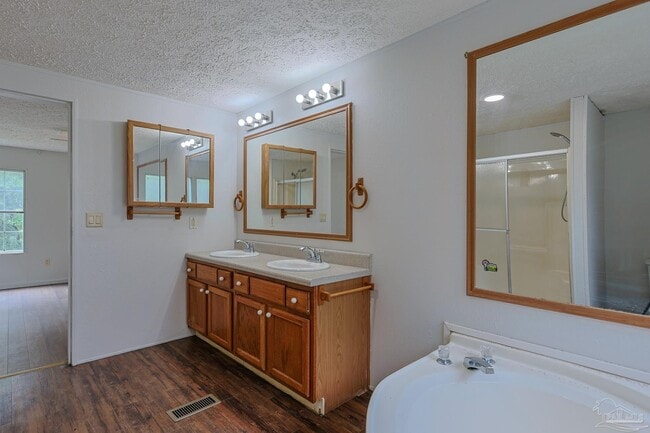 Building Photo - 6850 Bratt Rd