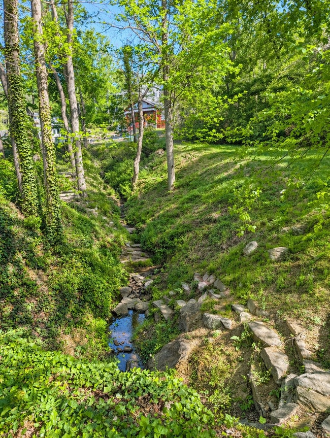 Building Photo - Fabulous "Microhome" in Kenilworth Area!