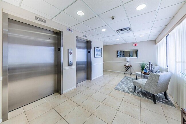 Building Photo - 8 Belleview Blvd