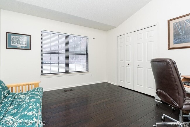 Building Photo - 7086 Danbrooke Ct