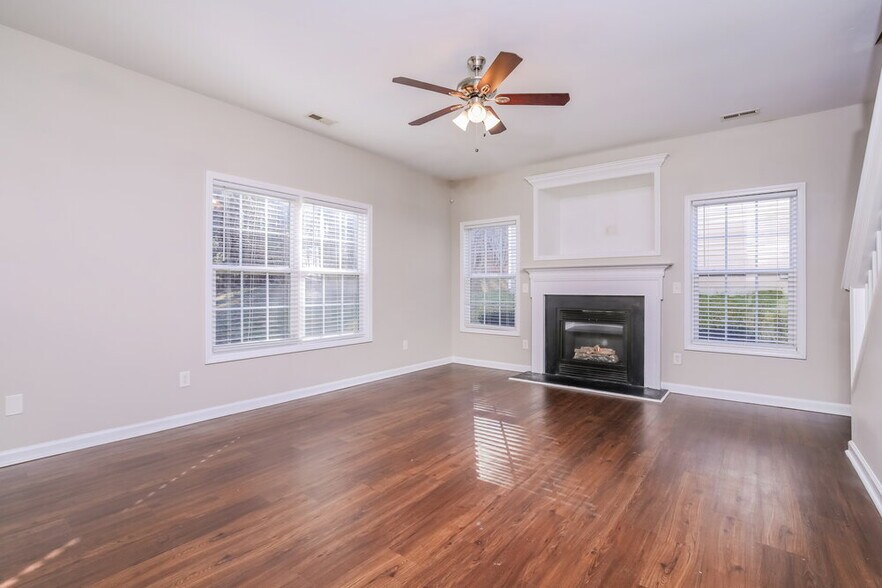 Building Photo - 4049 Laurel Glen Dr