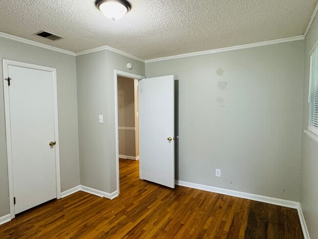 Building Photo - The Space You Need, the Style You Want!