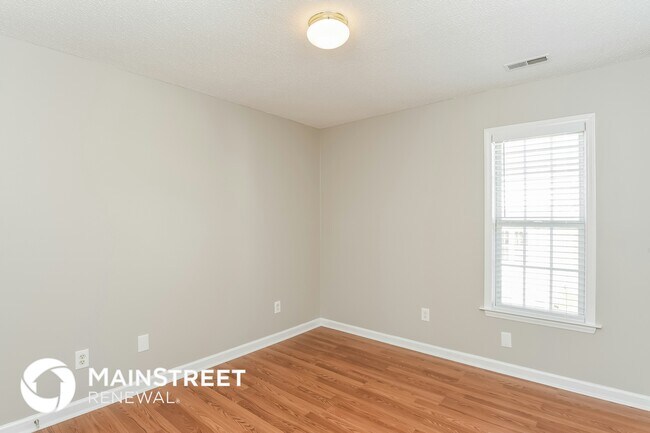 Building Photo - 4708 Valley Stream Dr