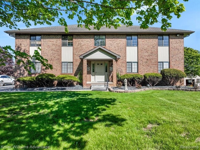 Building Photo - 27320 Sandy Hill Ln