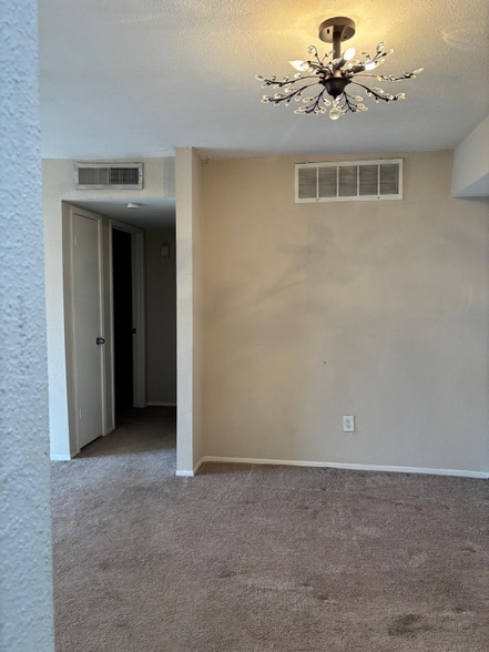 Building Photo - 5667 Birchmont Dr