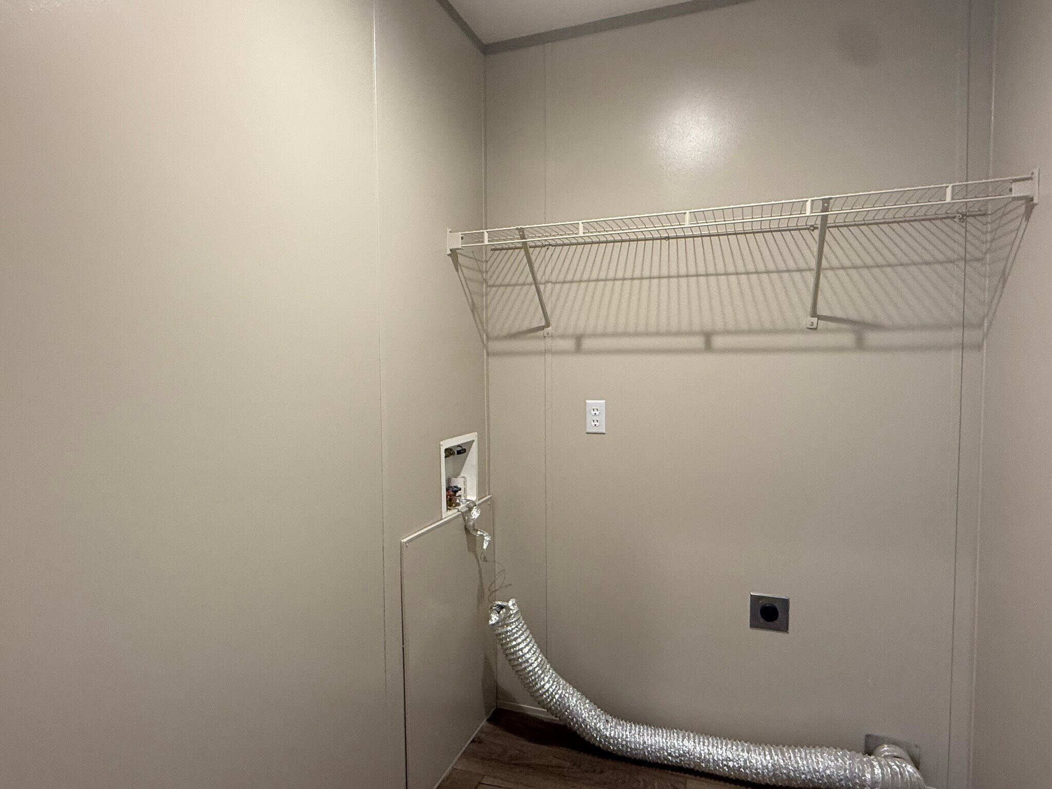 Building Photo - 210 Betty St