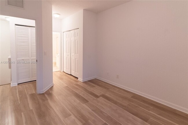 Building Photo - 1410 S Santa Catalina Cir