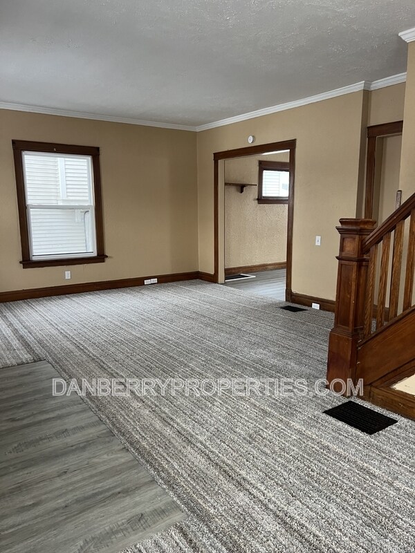 Building Photo - 2416 Lawton Ave