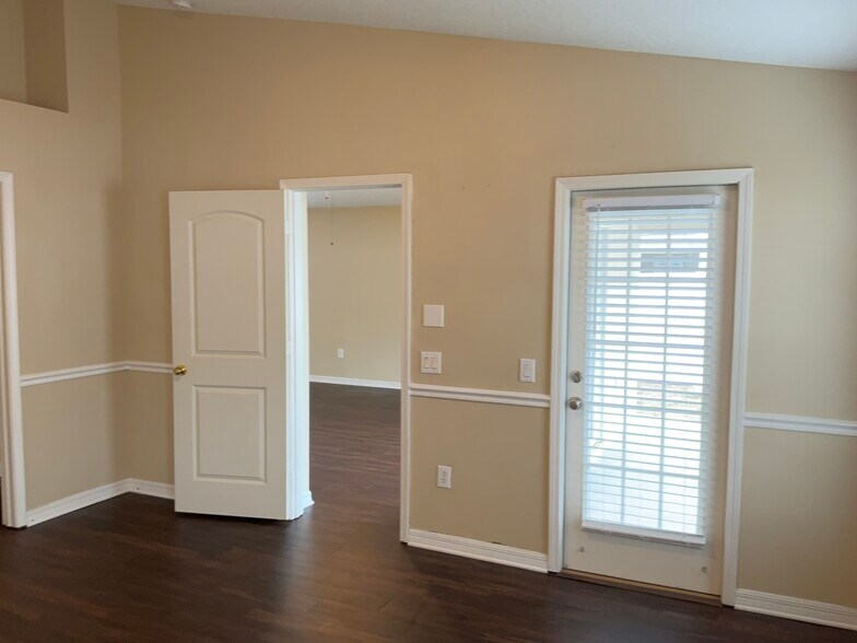 Building Photo - 2740 Pankaw Ln