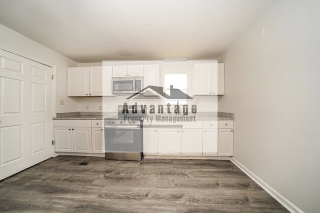 Building Photo - 1345 D F Fuller Dr