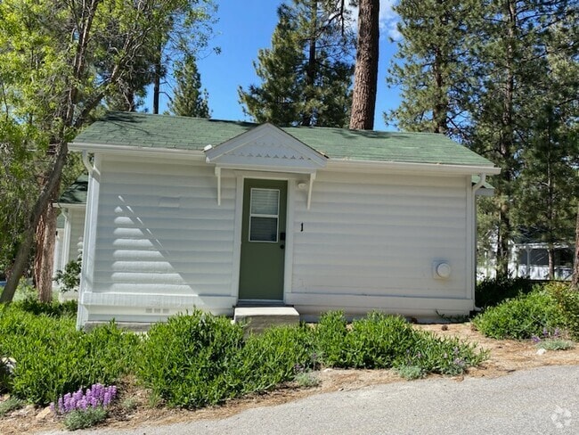 Building Photo - 784 Berkley Ln