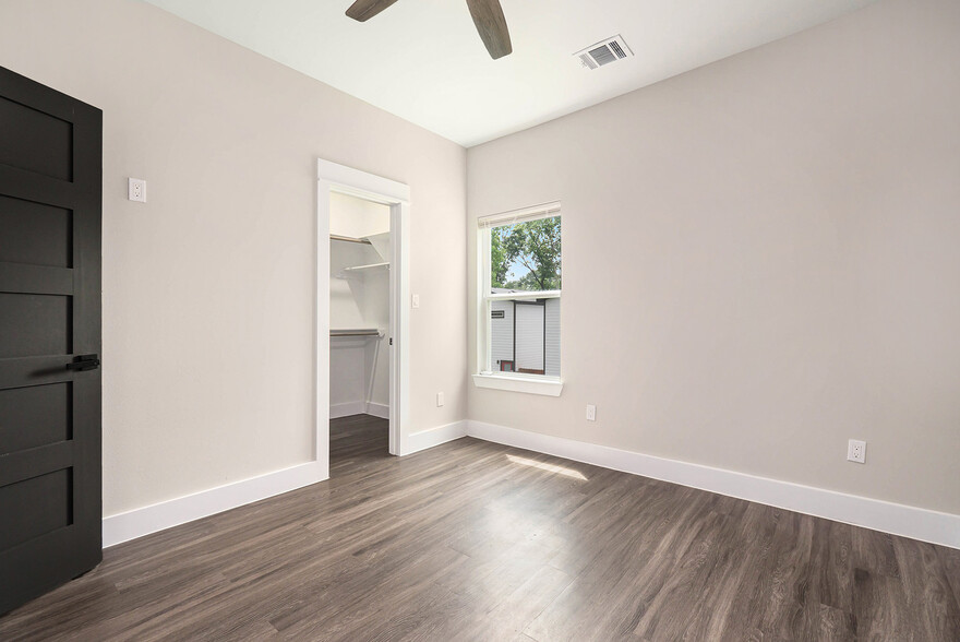 Building Photo - 8119 Venus St