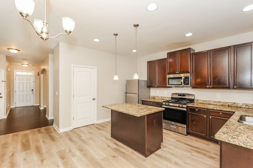 Building Photo - 4782 Brookwood Pl