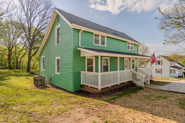 Building Photo - 231 Broadway St