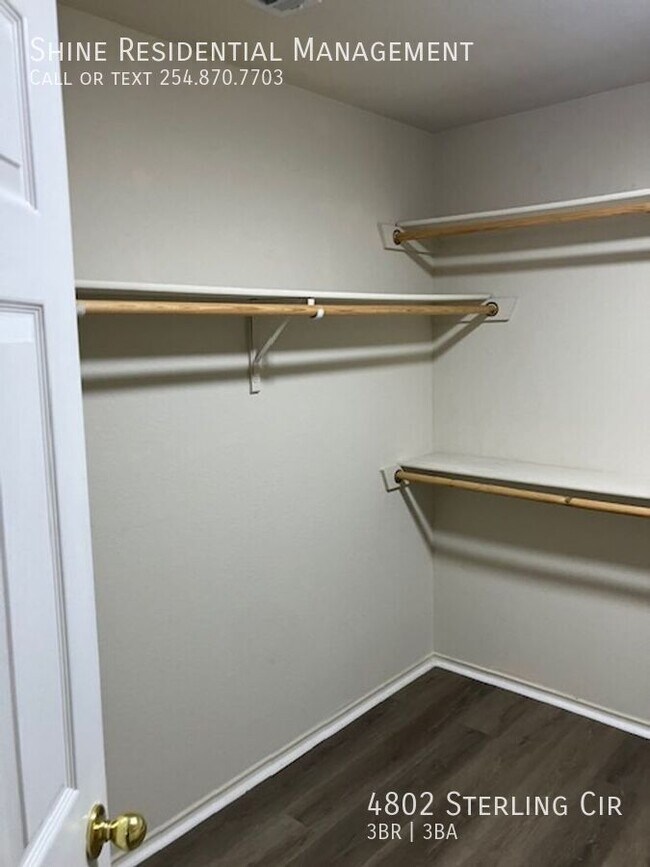Building Photo - 4802 Sterling Cir