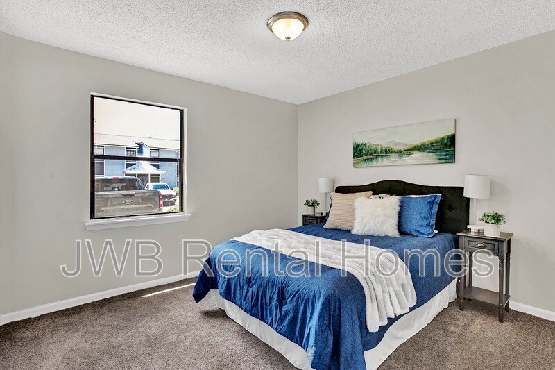 Building Photo - 10825 Key Haven Blvd