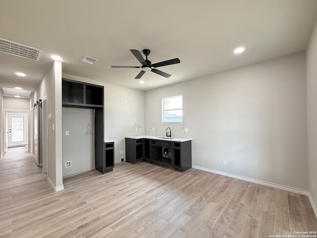 Building Photo - 3274 I-35