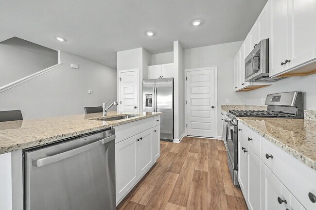 Building Photo - 762 Ridgley Dr